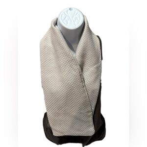 Elegant Lavender Wool Scarf